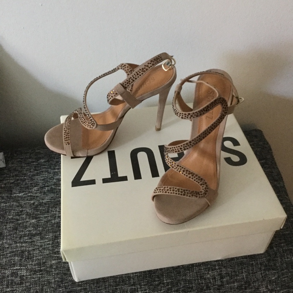 High heel sandals